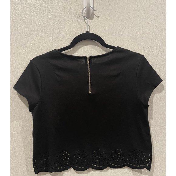 PINS AND NEEDLES Eyelet Black Crop Top - Picture 3 of 5